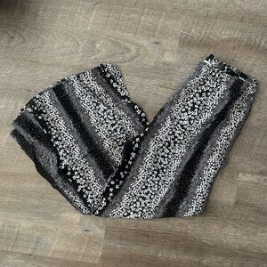 Olivaceous wide leg pants size medium NWT